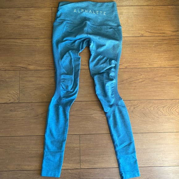 Womens alphalete leggings, size XS - Picture 2 of 3
